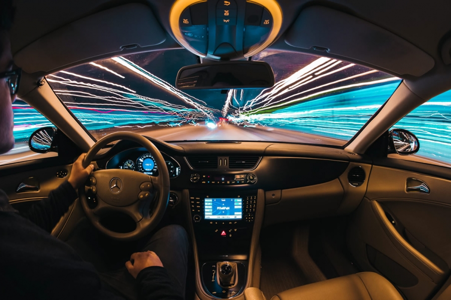 L'intelligenza artificiale a reti neurali nei veicoli a guida autonoma, ed il ruolo della finanza straordinaria nell'innovazione tecnologica